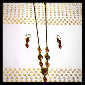 Necklace and earring set
